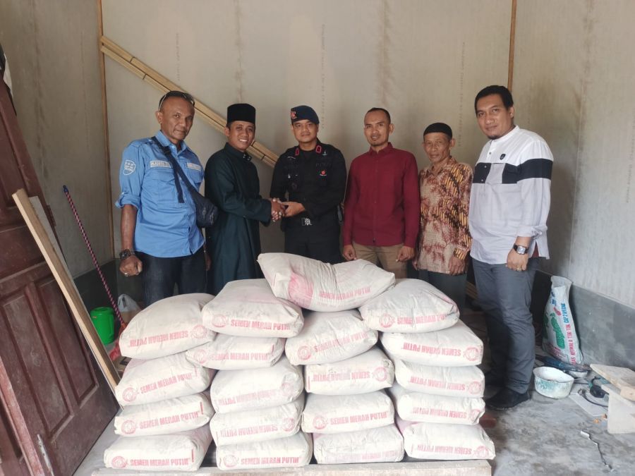 Brimob Kompi 2 Batalyon B Pelopor Satbrimob Polda Aceh Berikan Bantuan Di Dayah Hikmatul Ulum Diniyy