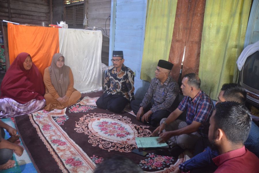 Ir. Said Mahdum Majid Pj. Walikota Langsa, Diwakili Oleh Sekda Kunjungi Keluarga M. Fajeri