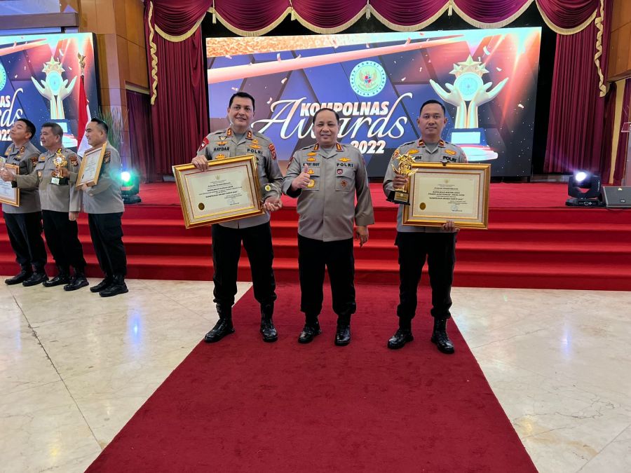 Kapolda Aceh Terima Dua Penghargaan pada Nominasi Kompolnas Award 2022