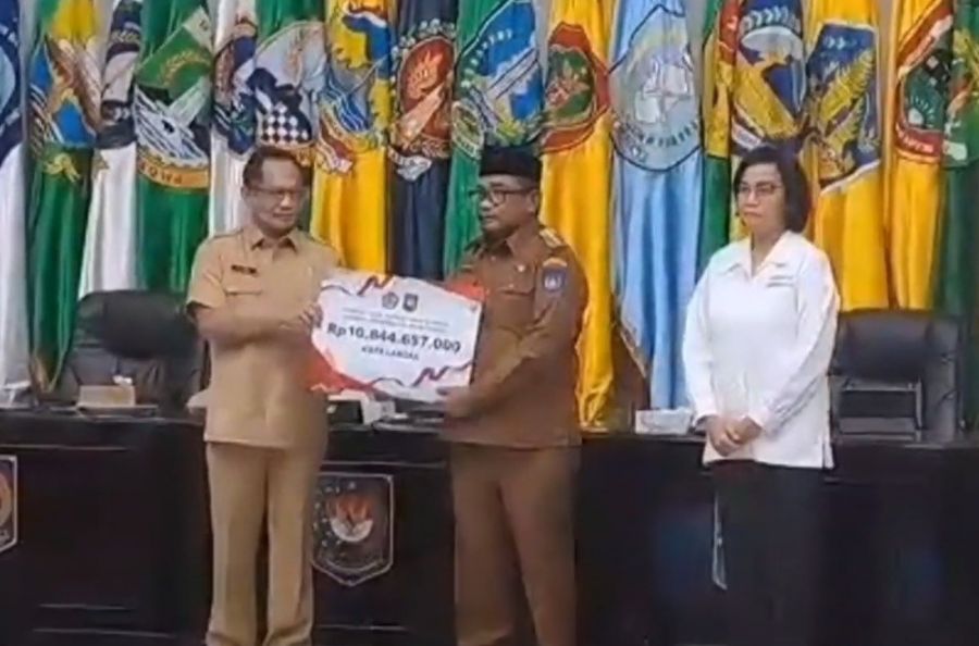 Pemko Langsa Terima Intensif fiskal Kinerja Pengendalian Inflasi Daerah Periode I  Tahun 2023