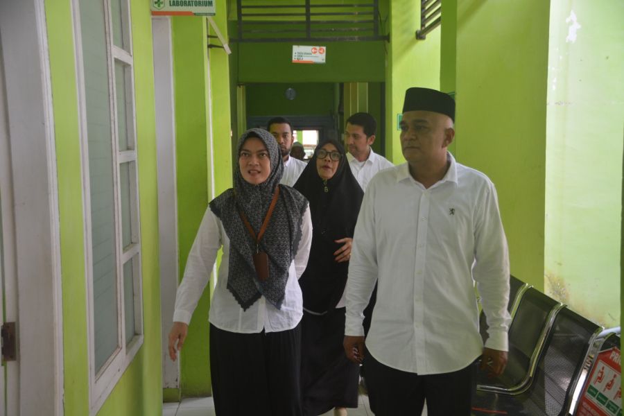 Plt Sekda Kota Langsa Muhammad Darfian Memimpin Apel