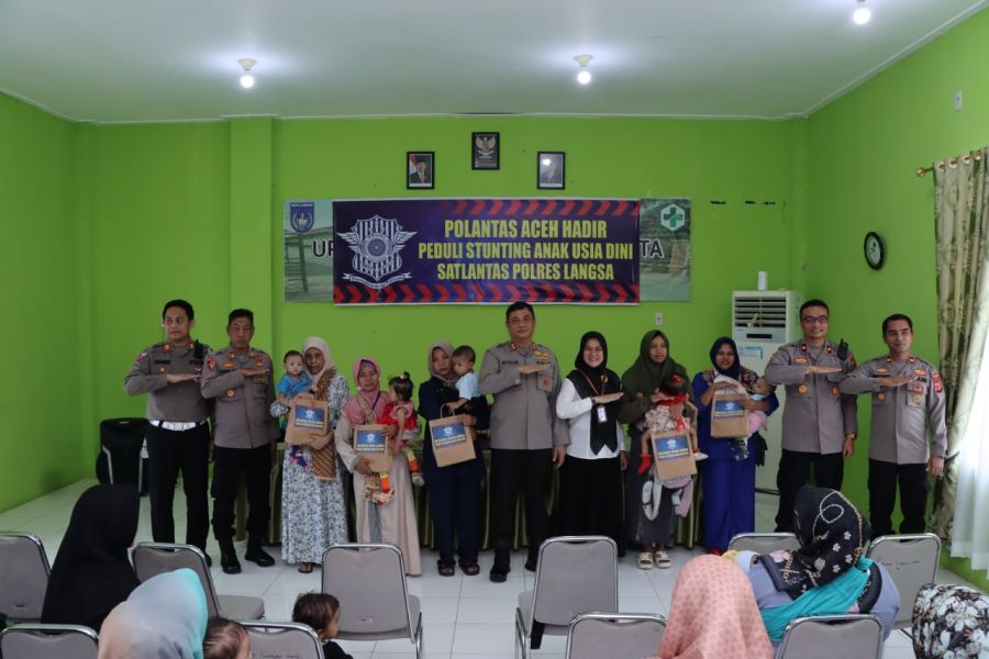 Polantas Aceh Hadir Peduli Stunting: Polres Langsa Berikan Bantuan Asupan Gizi dan Susu