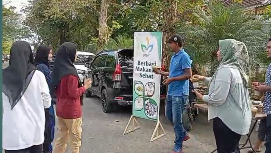 PTPN I Melalui Program TJSL Berbagi Makanan Sehat Untuk Masyarakat Kota Langsa